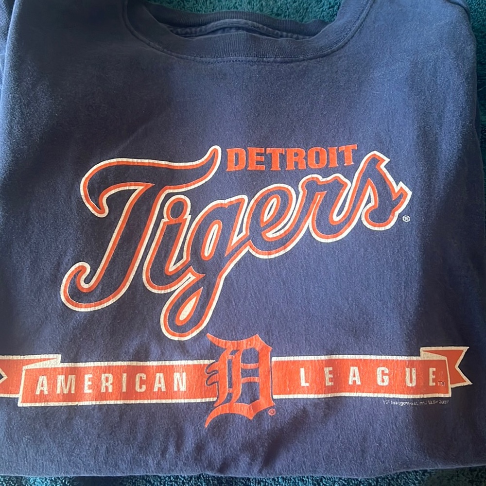 Detroit tigers tee